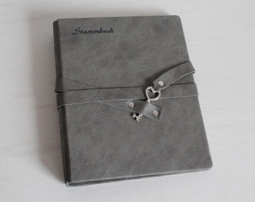 Preview: Stammbuch "Herz-Schlüssel" aus grauem Nappaleder,  DIN A5